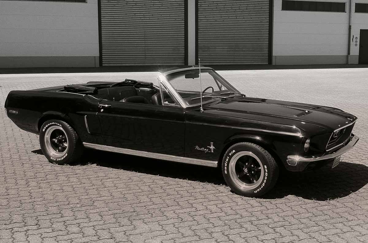 Schwarzer Mustang aus Ingolstadt